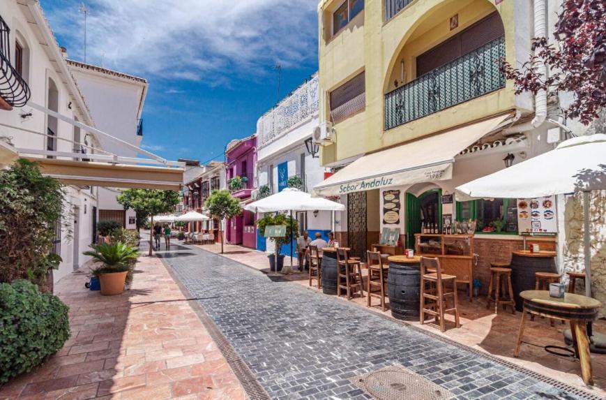 Impressive Apartment With 3 Bedrooms Metres From The Beach Естепона Екстер'єр фото